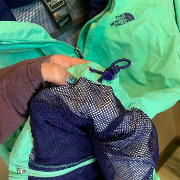 North Face Hyvent Windbreaker - Picture 3 of 11